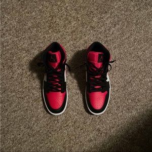 Jordan 1 mid bred toe size 11 worn once